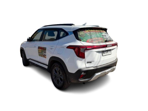 KIA Seltos EX Turbo 1.4, vista trasera lateral
